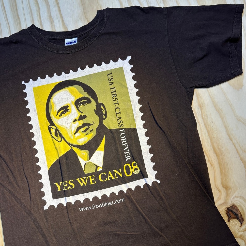 Gildan Barack Obama Yes We Can 08 Stamp Graphic T-Shirt Mens Large Black